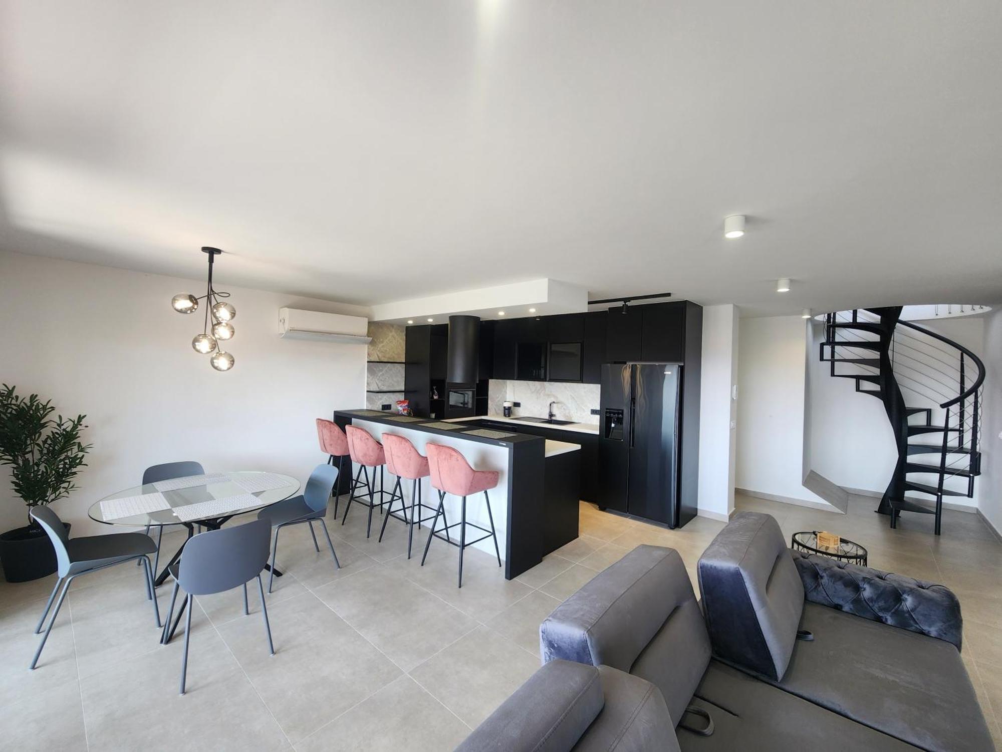 Apartament Maci *